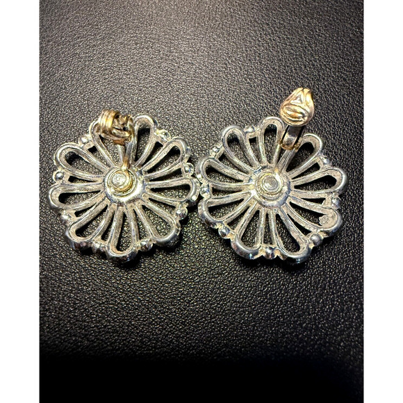 Vintage Silver Tone Daisy Style Flower Shaped Earrings Clip On 1960's Retro Boho - Picture 4 of 9